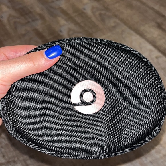 Beats Headphones - On Ear - Picture 6 of 8